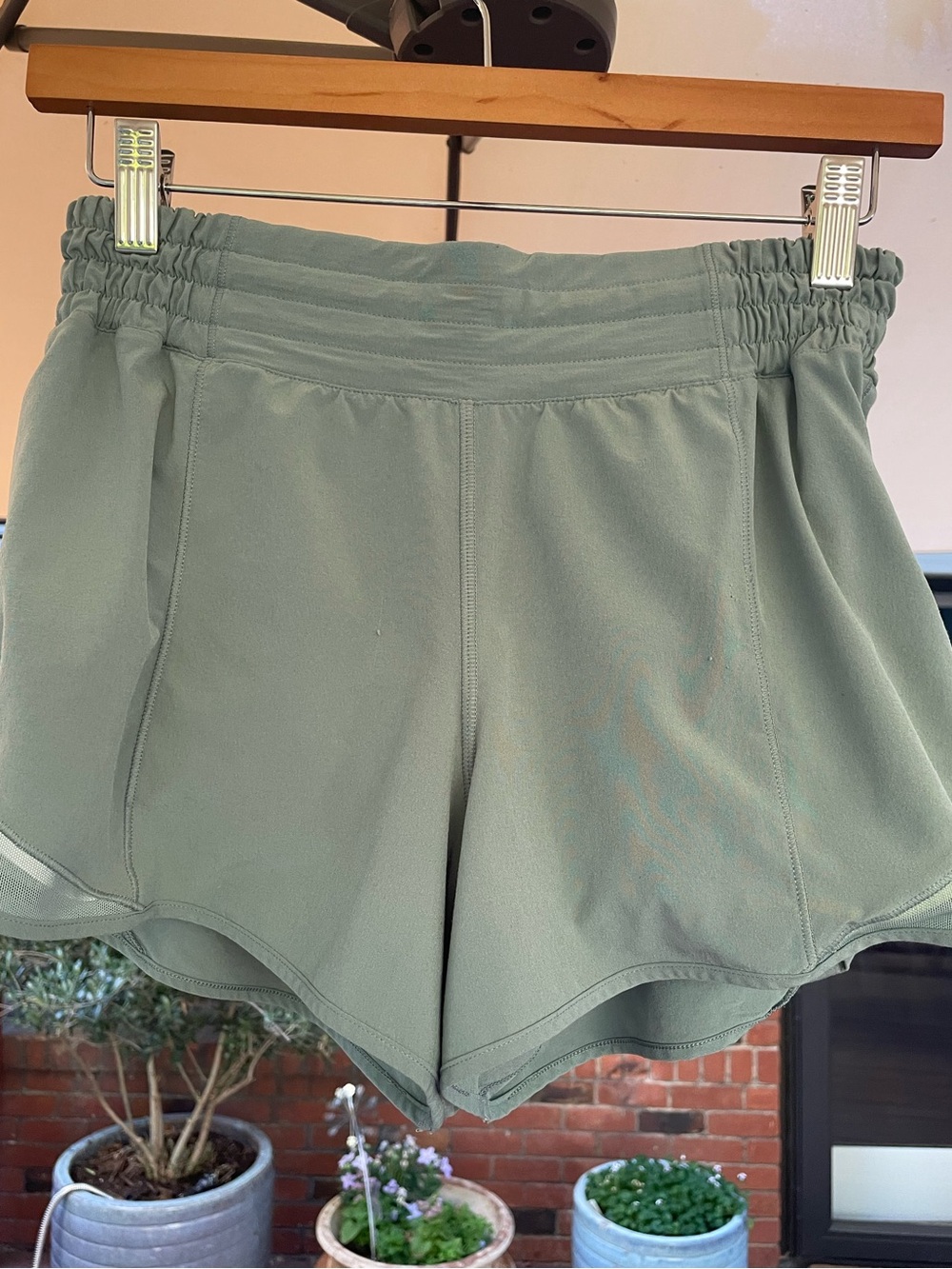 lululemon athletica Hotty Hot 4”